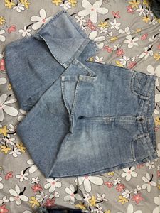 Light Wash Split Hem Jeans
