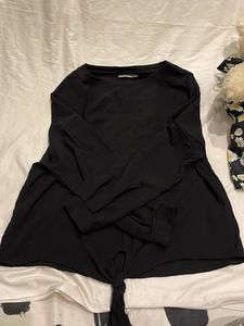Chic Black Tie-Front Long Sleeve Top