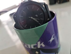 Men's Analog Watch.  Like New. Good Condition.