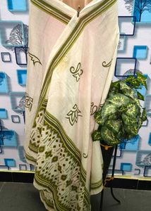 Elegant Ethnic Dupatta with Design Floral Motifs