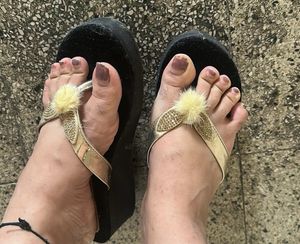 Silver Cat Black & Gold  Pom Slippe