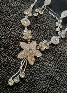 Stunning Rhinestone Flower Necklace &amp; Earring Set