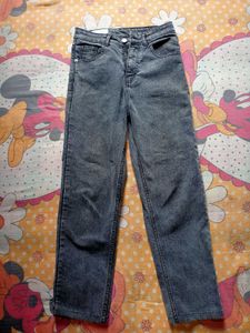 charcoal black straight fit jeans🖤