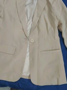 Classic Beige Single-Button Blazer