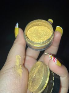 Highly Pigmented Golden Shimmer Eyeshadow
