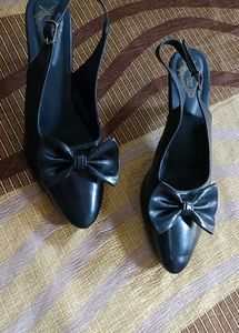 Elegant Black Bow Slingback Heels