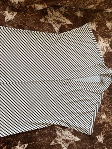 Striped v-shape top