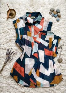 Geometric Print Sleeveless Top