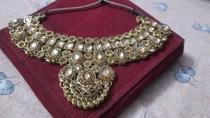 Golden Nacklace With Earing And Maang Tika