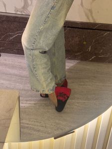 CLASSY RED FLOWER SANDLES