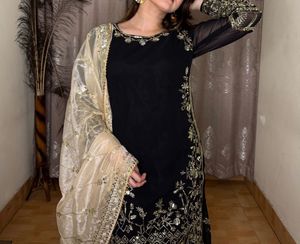 Elegant Black &amp; Gold Sharara 💛