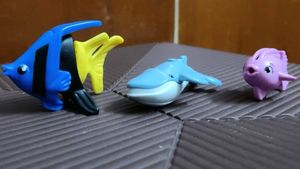 3 kinderjoy fish toys