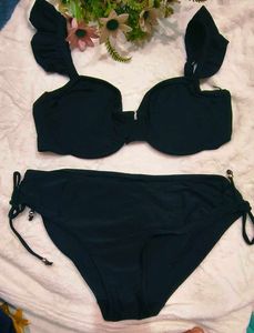 Chic Black Ruffle Bikini Set