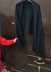 Stylish Black Shawl with Fringe