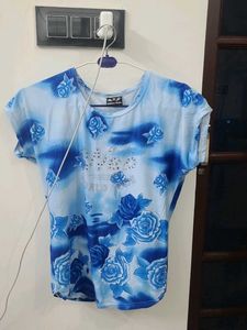 Blue Rose Print Casual T-Shirt