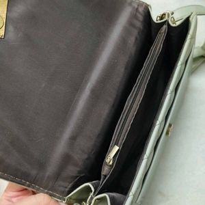 Stylish Quilted Crossbody Bag