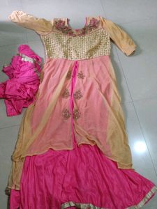 Good Condition Kurta Set. XL Size. Colour Pink And Golden.