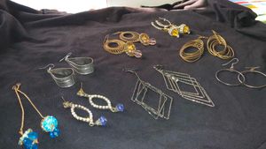 Assorted Women's Earrings Set