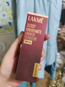 Lakme Forever Matte Longwear Foundation SPF 15