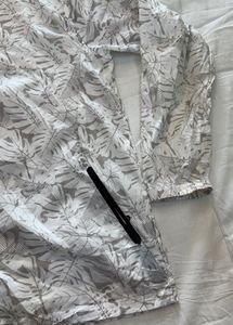 Lightweight Leaf Print upper Jacket