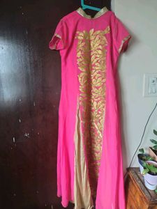 Elegant Pink Kurta Set with Gold Embroidery