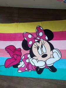 Minnie Mouse "Smile" Beach Towel