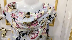 plus size .Chic Floral Off-Shoulder Top