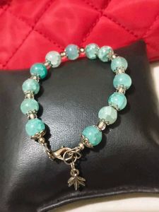 Beautiful agate stone with leaves Bracelet