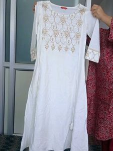 Elegant White Kurta with Gold Embroidery