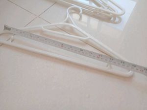 Set of 5 Durable Plastic Hangers