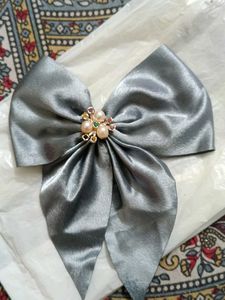 Elegant Satin Bow Hair Clip with Pearls
