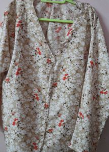 Floral Print V-Neck Button-Up Top