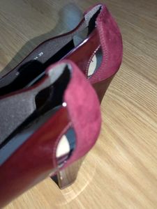 Chic Burgundy Patent Pointed Heels