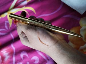 Golden Glittery Eyeliner
