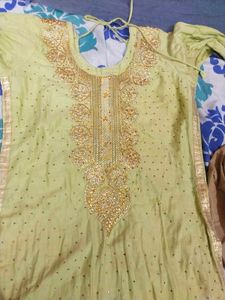 Green Salwar Suit dupatta.. fix rate
