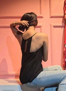 Chic Black Sleeveless Top