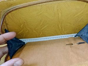 Branded SAMSONITE Cute Leather Handbag