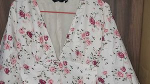 Floral V-Neck Puff Sleeve Top