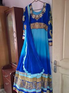 gown