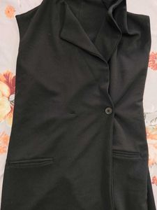 Chic Black Sleeveless Blazer Vest