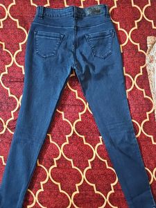 dark blue classic skinny jeans