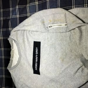 Grey 🩶 Sweatshirt For Men And Women