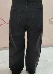 Black straight jean
