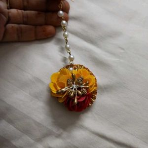 Floral Hair Accessories 'Maang Tikka'