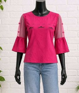 Chic Pink Cat Graphic T-Shirt