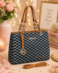 Michael Kors MK Signature Tote