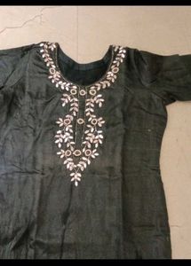Elegant Emerald Green Embroidered Kurta