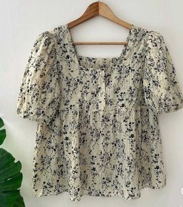 Floral Square Neck Puff Sleeve Top
