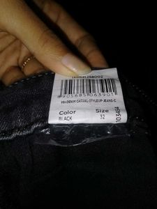 Stylish Black Distressed Jeans