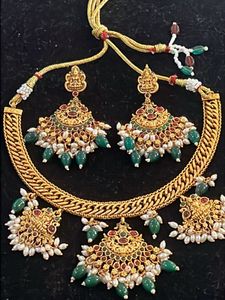 Golden stunning necklace set